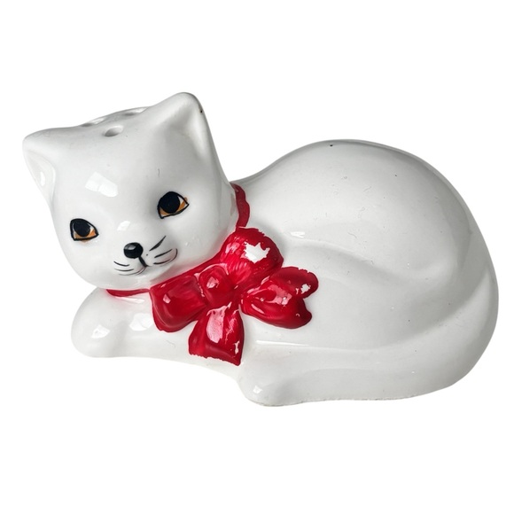 Vintage Mid-Century Ceramic Kitten/Cat Salt & Pepper Shakers, Red Bow Detail - Picture 6 of 16
